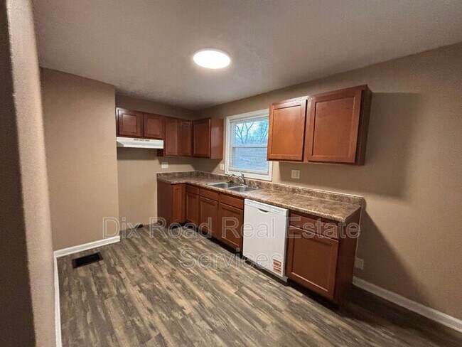 Building Photo - 636 Wampler Ave