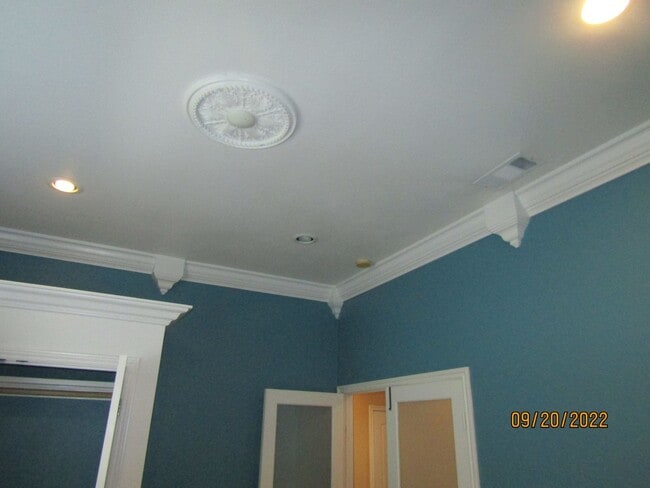 Building Photo - Beautiful Traditions Single Story Home is Centrally Located Near Shopping/101 Frwy