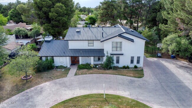 Building Photo - 5109 Memory Dr