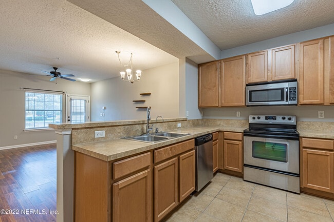 Building Photo - 2200 Marsh Hawk Ln