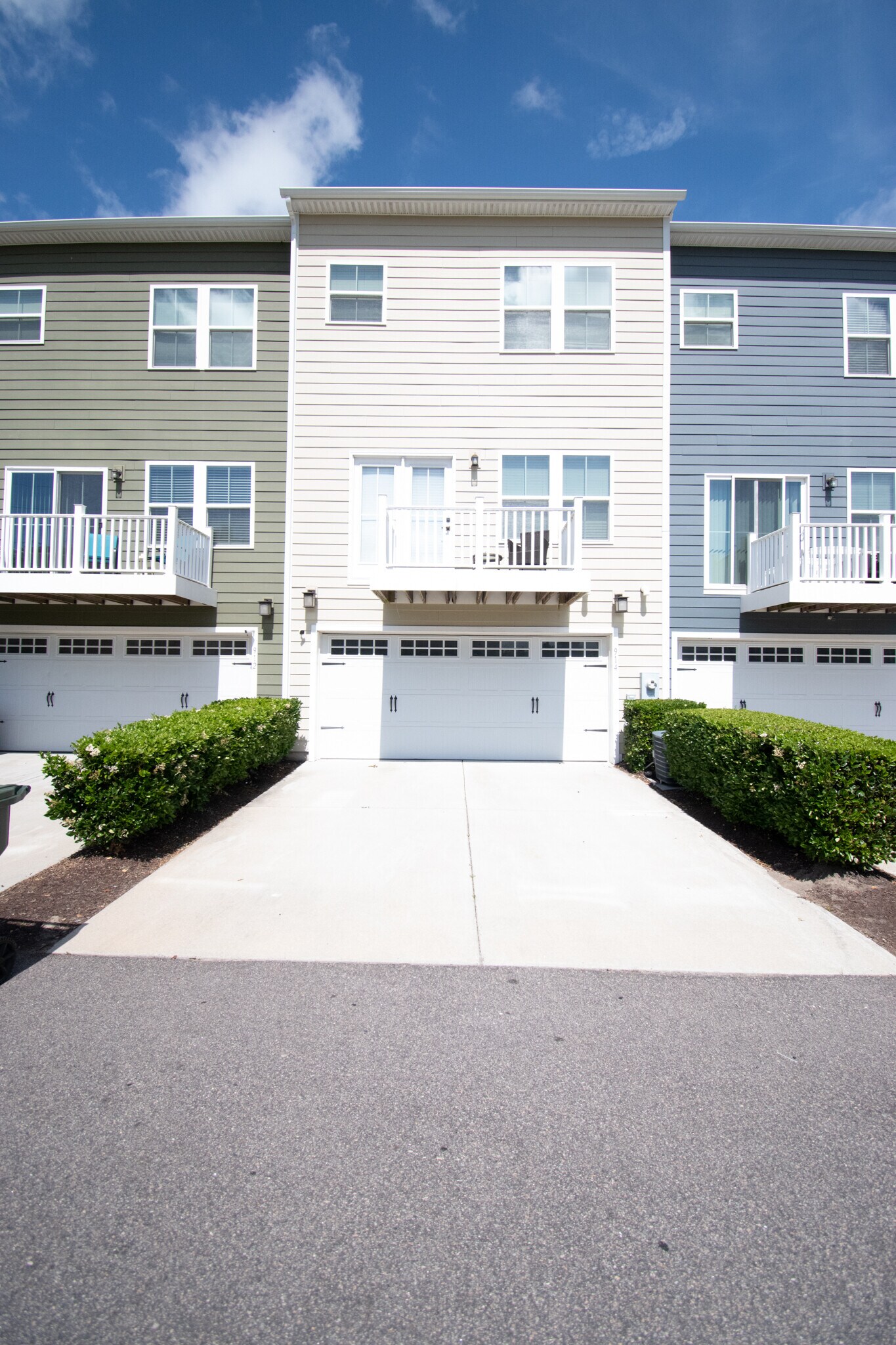 Garage - 914 Avast Way