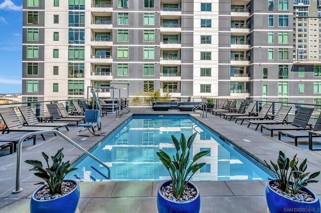 Building Photo - One Bedroom in Heart of Little Italy!