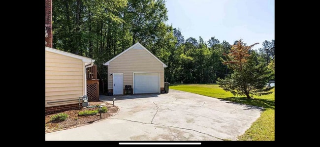 Building Photo - 4512 Emmit Dr