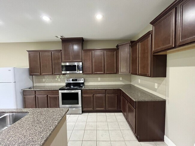 Building Photo - Located in Wrenwood Subdivision!!
