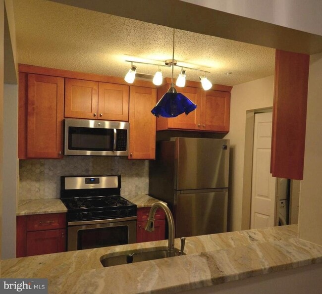 Building Photo - 10009 Vanderbilt Cir