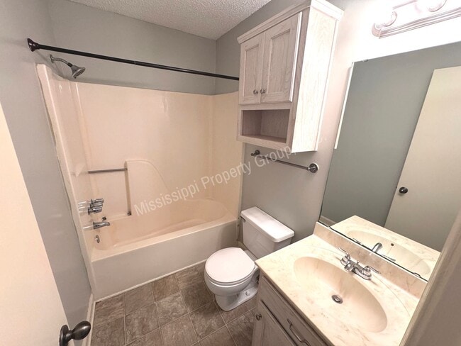 Building Photo - 2BR/2.5BA FOR RENT