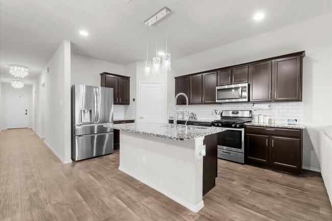 Building Photo - 8207 Amaryllis Ct