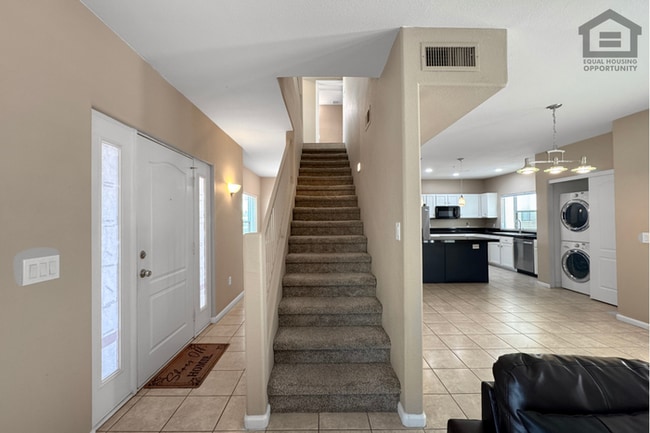 Building Photo - 3Bed/2.5Bath Condo at Priest Dr/Rio Salado Pkwy! -- ATTACHED 3-CAR GARAGE!