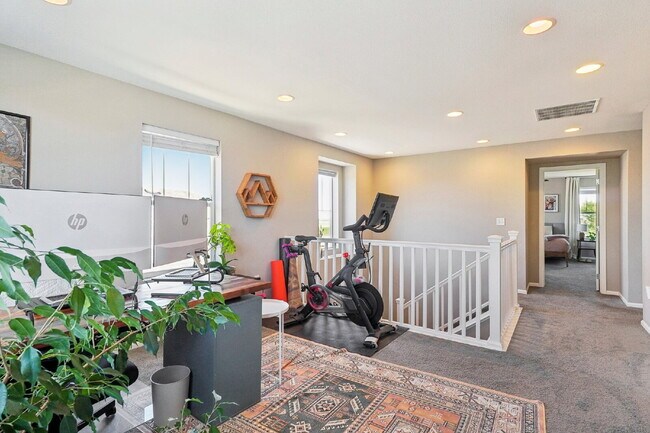 Building Photo - "Spacious 4-Bedroom Retreat with 2.5 Baths in Reunion!"