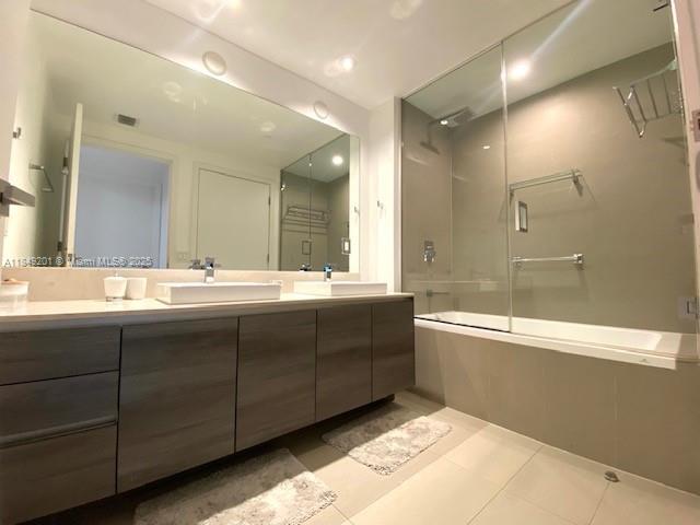 Building Photo - 1080 Brickell Ave