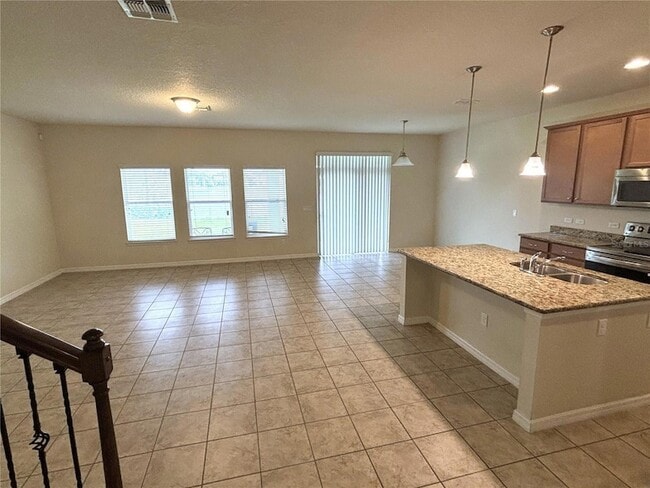 Building Photo - 19363 Fallglo Dr