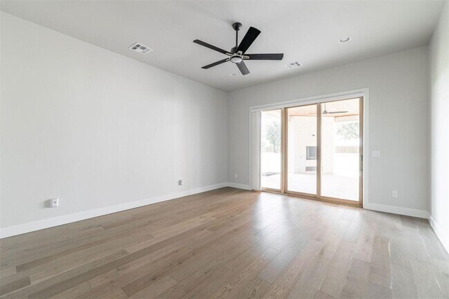 Building Photo - 4716 Moulin Rd