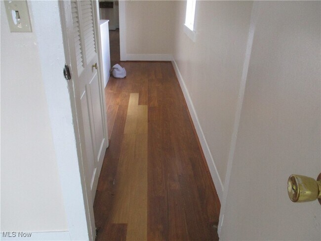 Building Photo - 203 S Diamond St