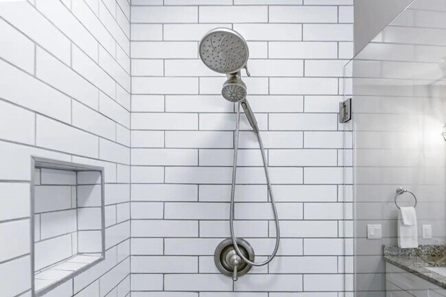 Building Photo - 535 Douthit Ferry Rd