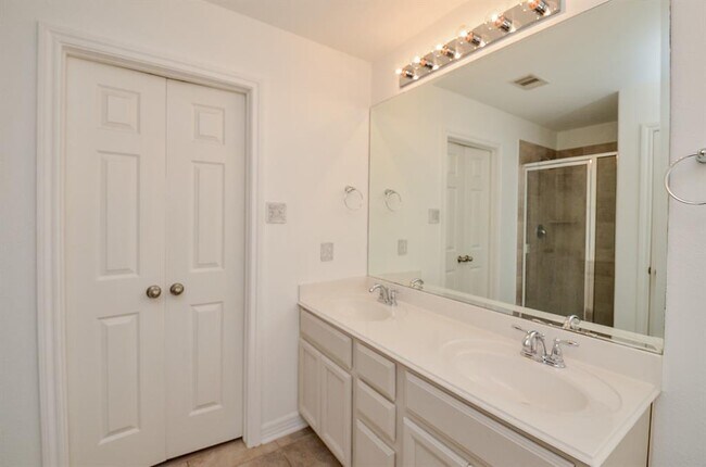 Building Photo - 9996 Boulder Bend Ln