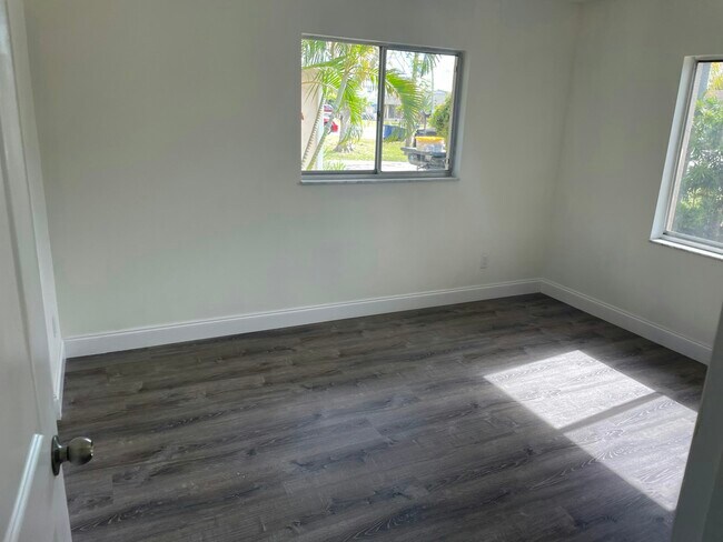 Building Photo - 16841 Juanita Ave