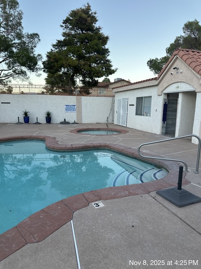 Building Photo - 6833 Coral Rock Dr