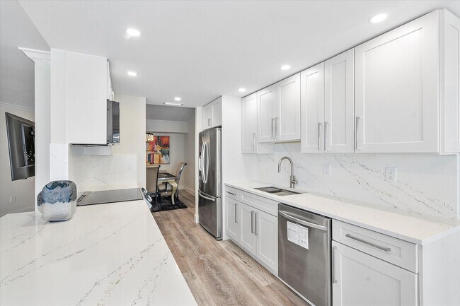 Building Photo - 3400 Galt Ocean Dr