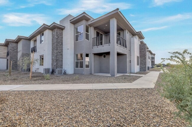 Building Photo - 2121 W Sonoran Desert Dr