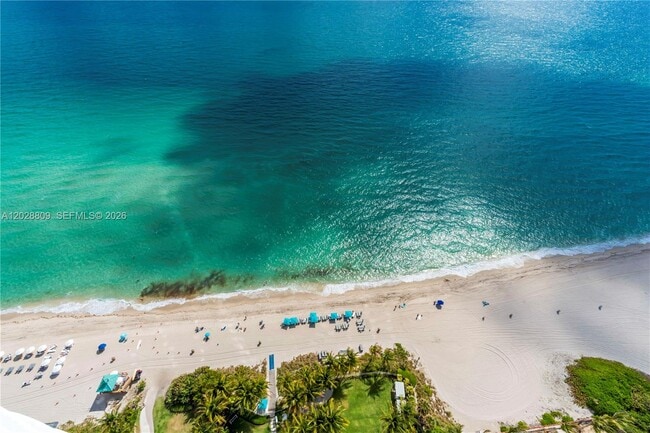 Building Photo - 15701 Collins Ave