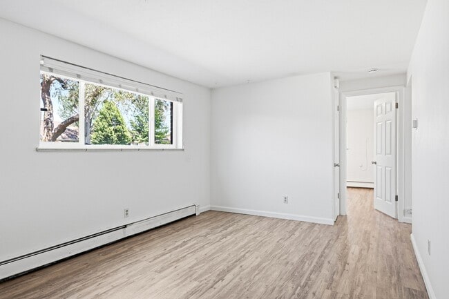 Building Photo - 4330 W 72nd Ave
