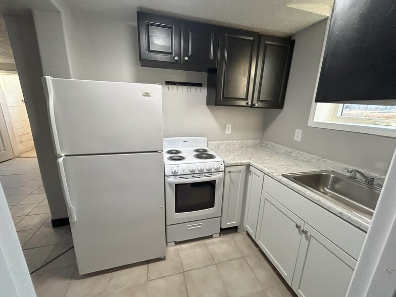 Lower - 613 N Franklin Ave