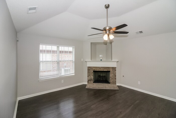 Building Photo - 1193 Casentino St