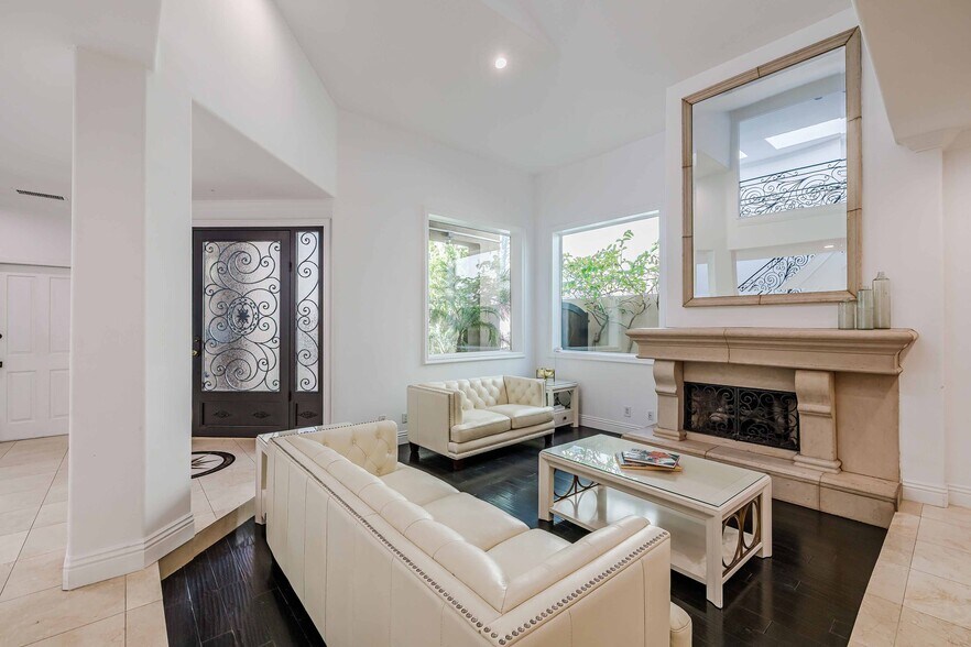 Building Photo - 1554 Mathews Ave