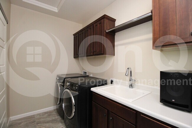 Building Photo - 12728 W Desert Vista Trail