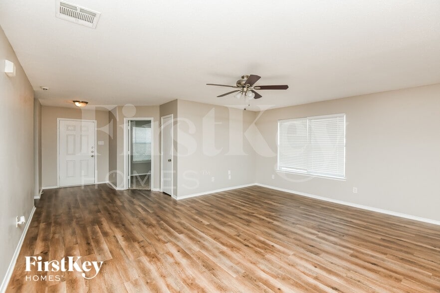 Building Photo - 920 Dove Meadows Dr