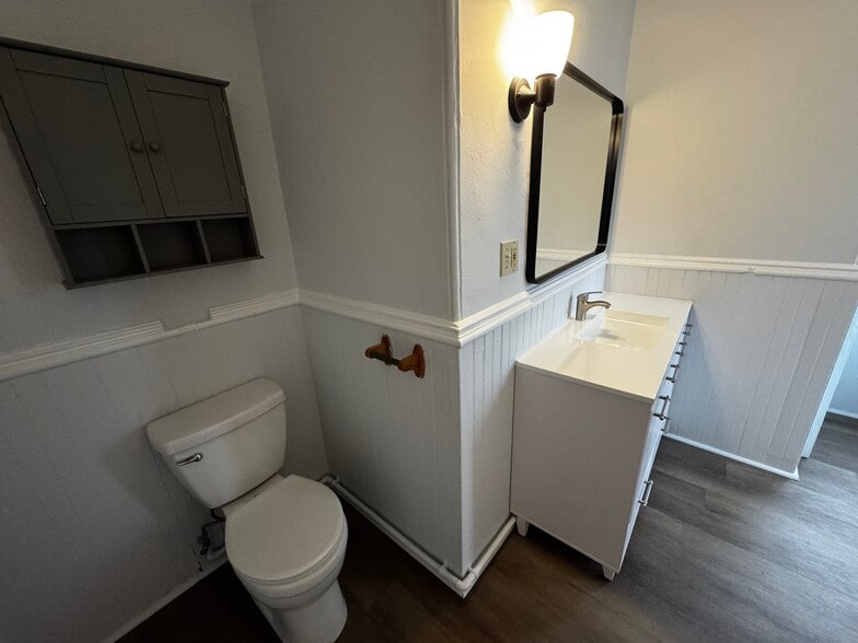 Bathroom - 121 Mercer St