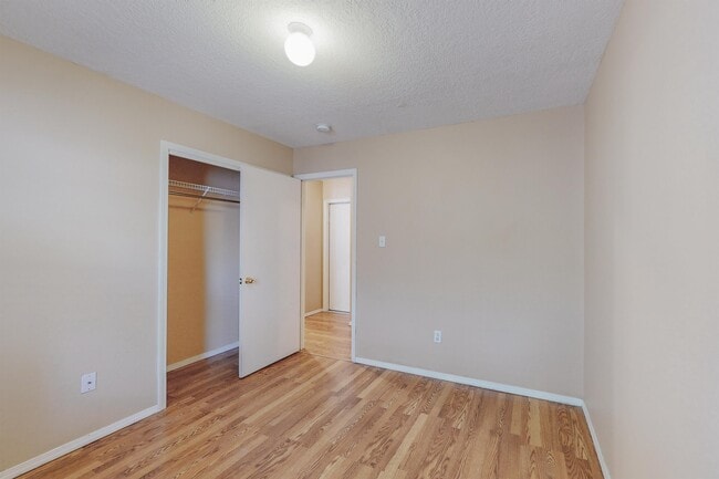 Building Photo - 10728 Hatch Dr NW