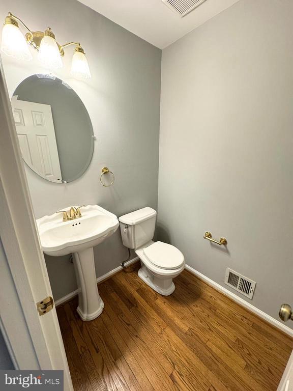 Building Photo - 3063 Schubert Dr