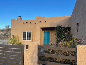 Building Photo - 11462 Manana Dr