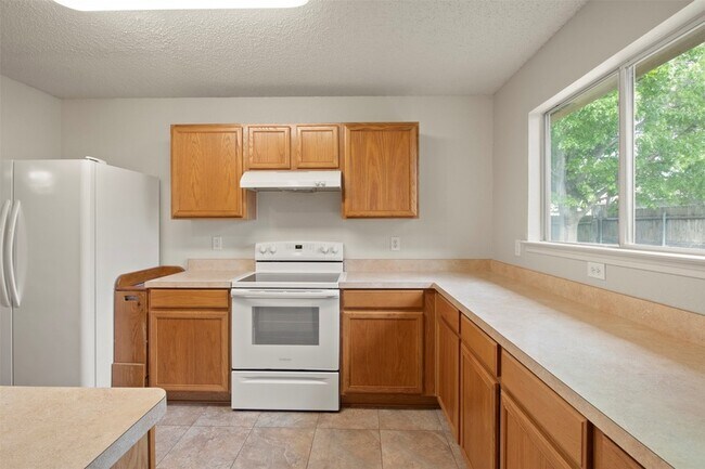 Building Photo - 536 Del Mar Dr