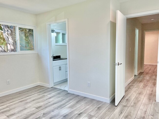 Building Photo - Remodeled 3-bedroom, 2 bath home in Agoura Hills