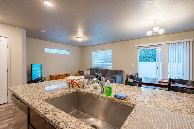 Building Photo - 5 S Kellogg St