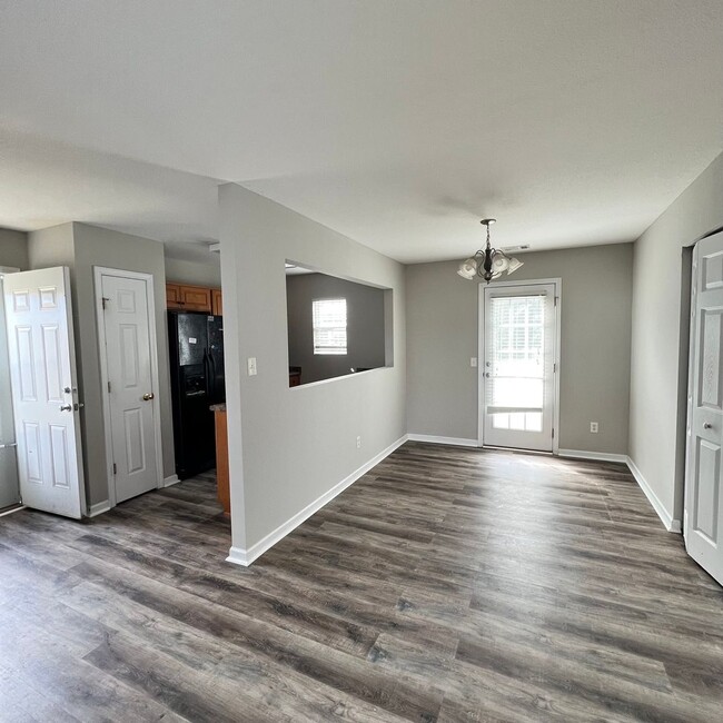 Building Photo - 6438 Swallowtail Dr