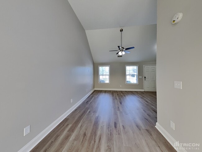 Building Photo - 2300 Saluda Dr