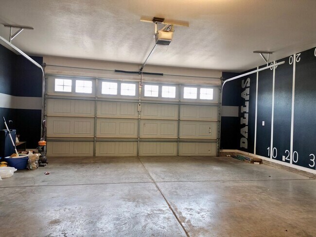 Building Photo - 7305 Bellini St