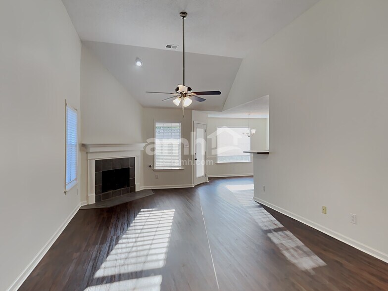Building Photo - 1315 Chatman Cove