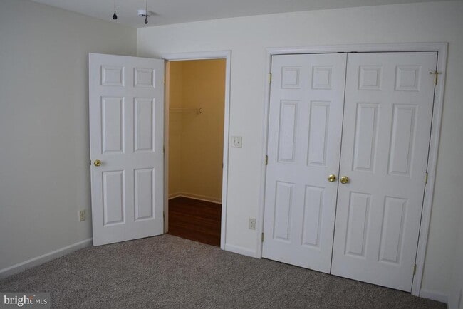 Building Photo - 2735 Roosevelt Dr