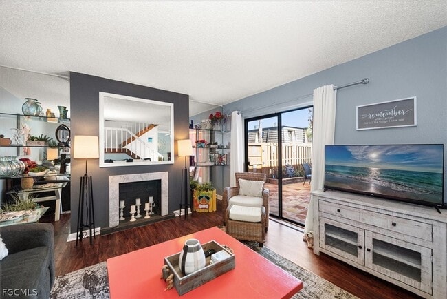 Building Photo - 4029 Sandlewood Ln