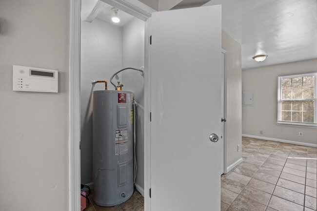 Building Photo - 3324 Kansas Ave