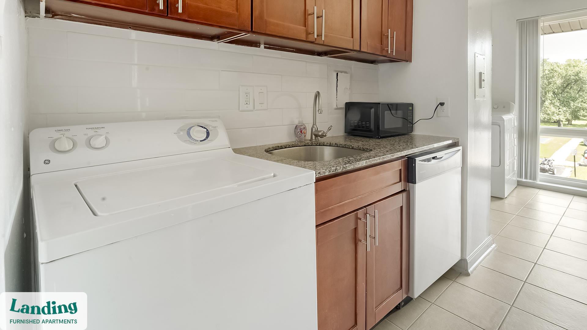 Building Photo - 6220 Springhill Dr