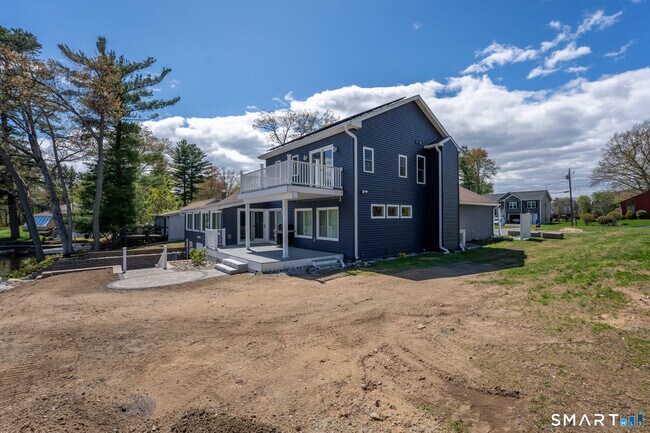 Building Photo - 44 Lake Dr
