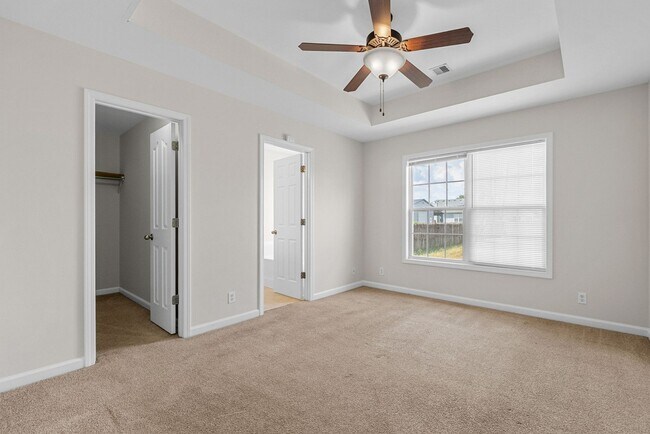 Building Photo - 3 Bedroom Home For Rent Near St. B Area!