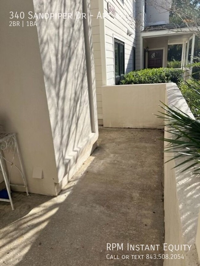 Building Photo - 340 Sandpiper Dr