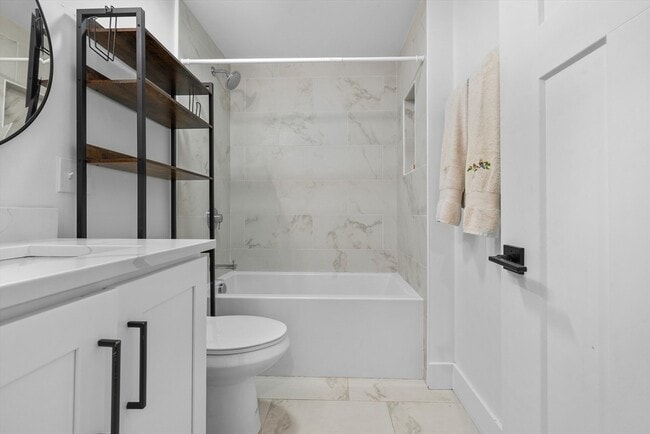 Building Photo - 38 Chester St