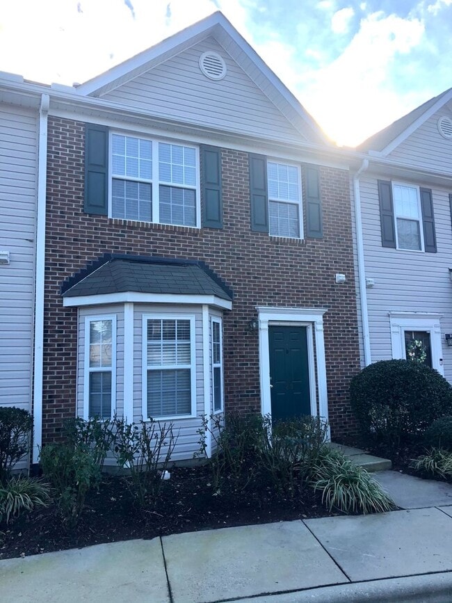 Primary Photo - 29 Edgebrook Cir